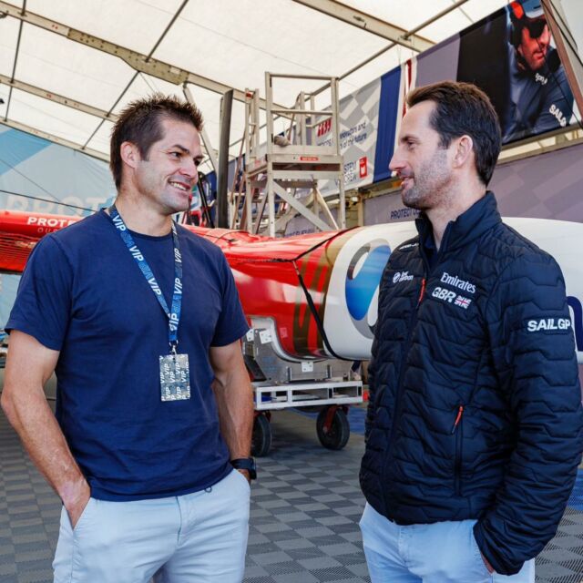 Great to have @richiemccaw join the team today & talk high performance sports 🏉 ⛵️ + he did a solid behind the F50 wheel 👊

Big RD2 #NewZealandSGP incoming 💥